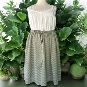 NWT!White & Green Spaghetti Strap Dress Belt Pocket size 22-24 or 3X